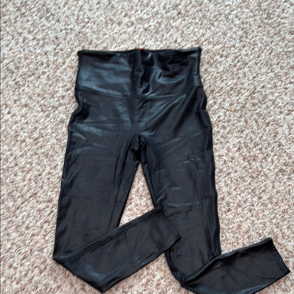 SPANX Faux leather Black Seamless Leggings with Stretch Fabric